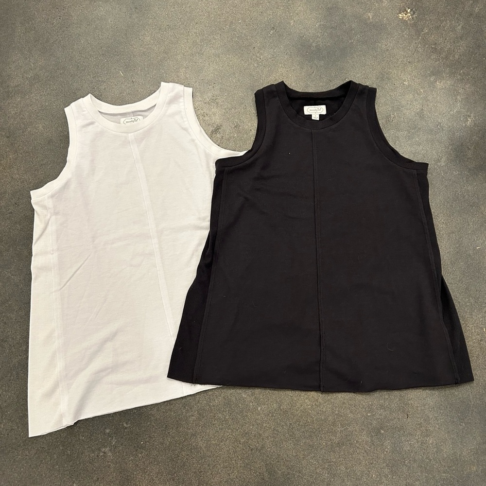 Pair Of Mud Pie Dempsey Swing Ribbed Tank Tops Black And White Size Small EUC